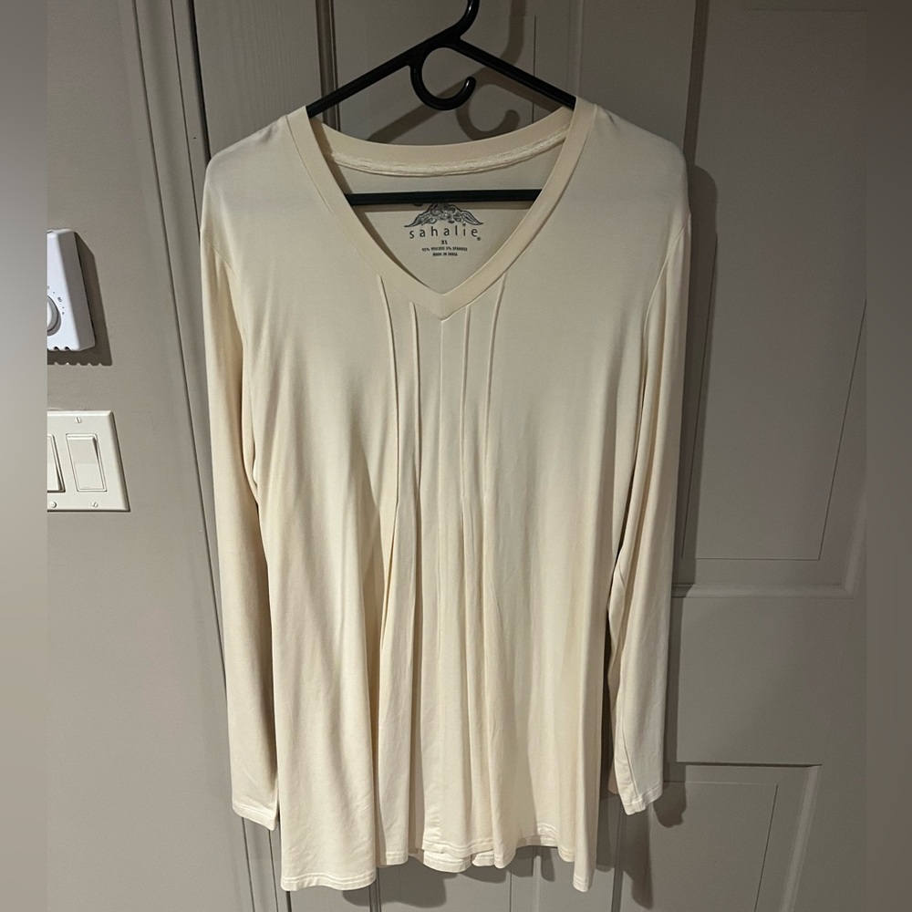 Pastel yellow long sleeve long shirt